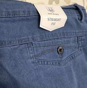 Jett Women's Plus Size 3XL Classic Light Wash Straight Fit Stretch Jeans NWT